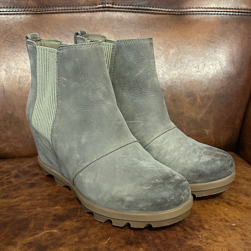 Sorel Women's 8.5 Taupe Wedge Boots